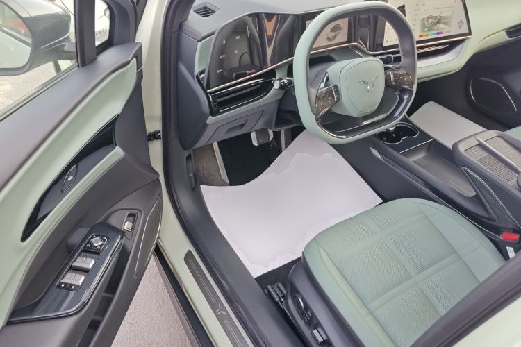 Used Hongqi EH7 2024 640 Pro+ All-Wheel Drive
