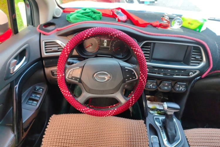 Used GAC Trumpchi GS4 2017 235T G-DCT Two-Wheel Drive Luxury Edition Steering Wheel