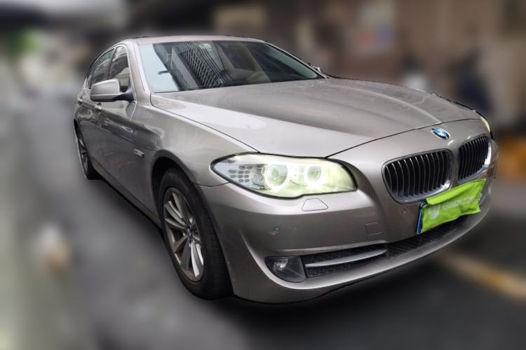 Used BMW 5 Series 2012 520Li Elegant Edition Front Right 45 Deg