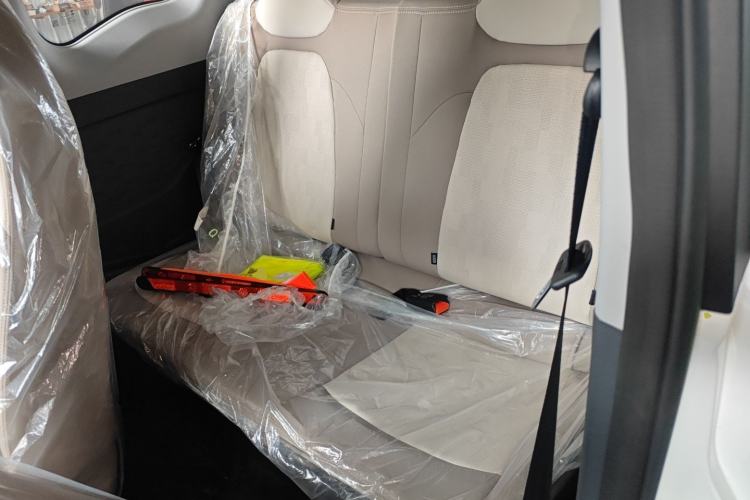 Used Chery QQ Ice Cream 2025 205km Qi Energy Version Left Rear Seat