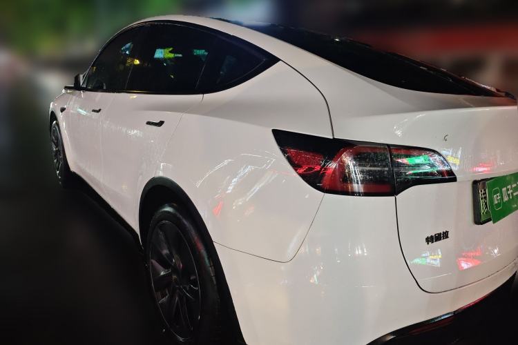 Used Tesla Model Y 2023 Rear-Wheel-Drive Version
