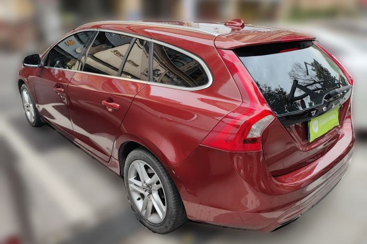 Used Volvo V60 2014 T5 Zhiya Edition
