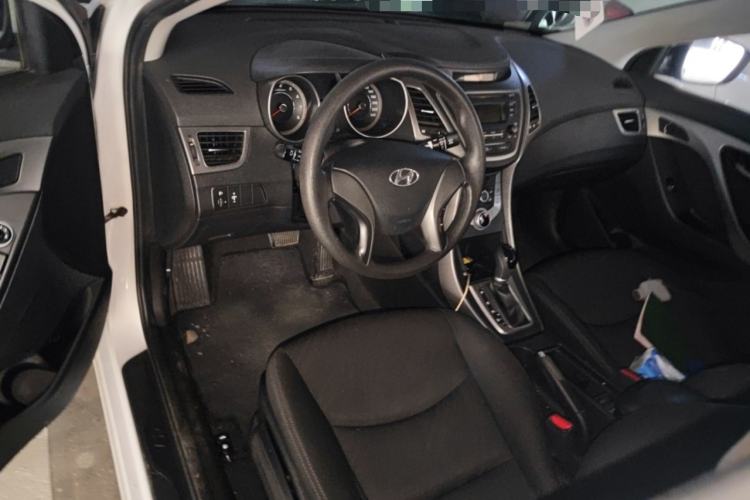 Used Hyundai Elantra (5th Generation / Langdong) 2016 1.6L Automatic Smart Version
