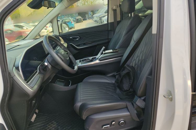 Used SAIC MAXUS G90 2022 2.0T Galaxy Seven-Seater Version
