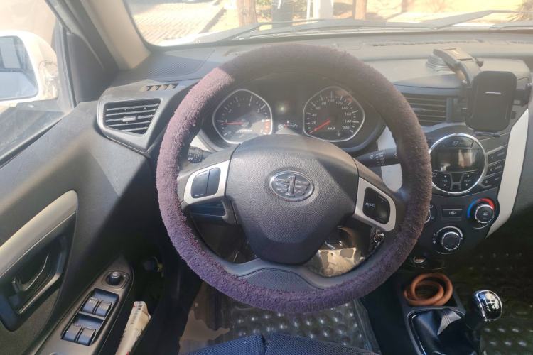 Used FAW Xiali N7 2013 1.3L Manual Comfort Model Steering Wheel