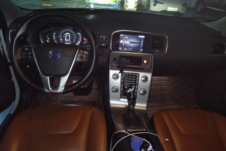 Used Volvo S60 2018 S60L T3 Smart Upgrade Edition Center Console