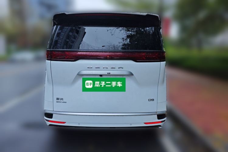 Used Denza D9 2022 DM-i 970 Four-Wheel Drive Prestige Model
