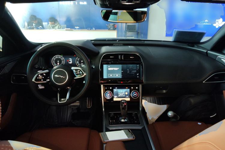 Used Jaguar XEL 2025 2.0T 250 PS R-DYNAMIC 90th Anniversary Edition