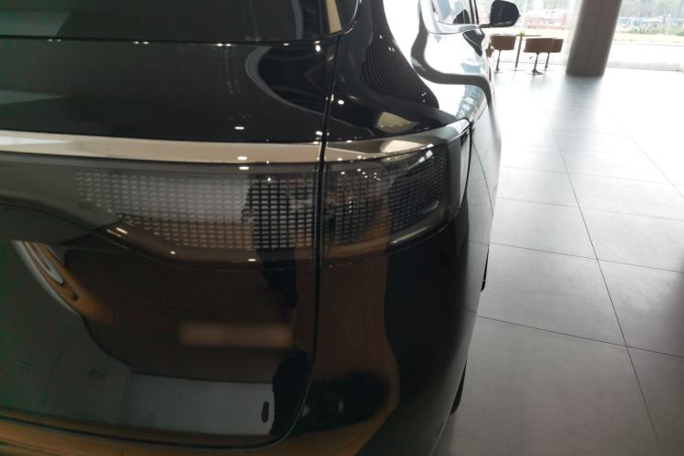 Used Hima AITO M8 2025 Model Pure Electric Ultra Six-Seat Four-Wheel-Drive Version
