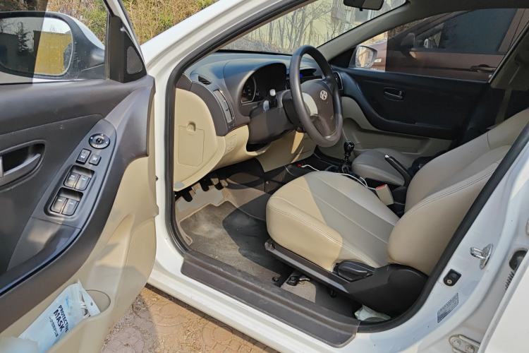 Used Hyundai Celesta 2015 1.6L Manual Comfort Model