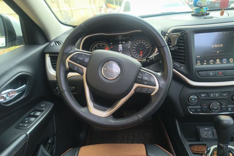 Used Jeep Cherokee 2017 2.0L Superior Edition