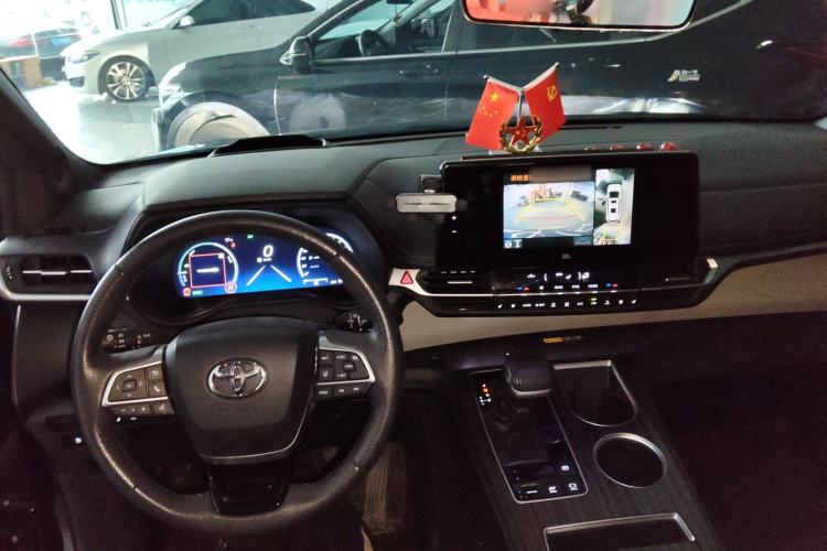 Used Toyota Granvia 2023 2.5L Hybrid Flagship VIP Edition Center Console