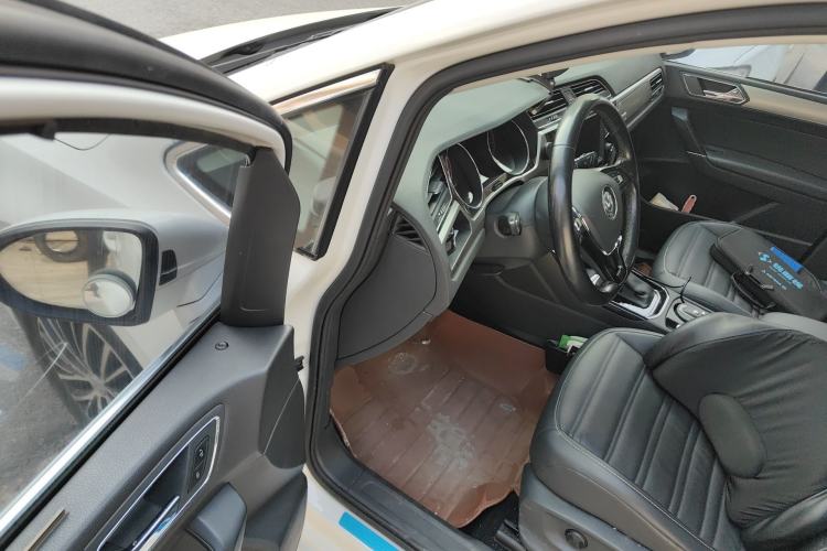 Used Volkswagen Touran 2018 Volkswagen Touran L 280TSI DSG Luxury Edition 7 Seats Driver Seat