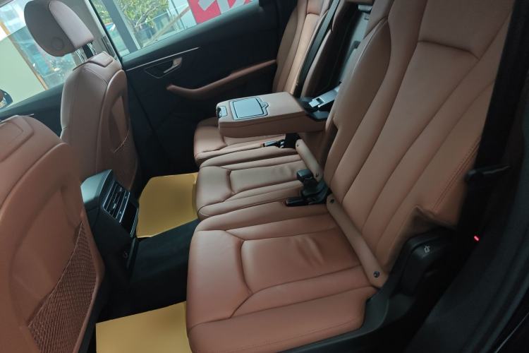 Used Audi Q7 2020 55 TFSI quattro S line sports model Left Rear Seat