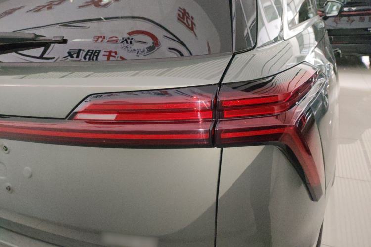 Used Wey Lanshan 2025 Four-Wheel Drive Max Right Rear Taillight