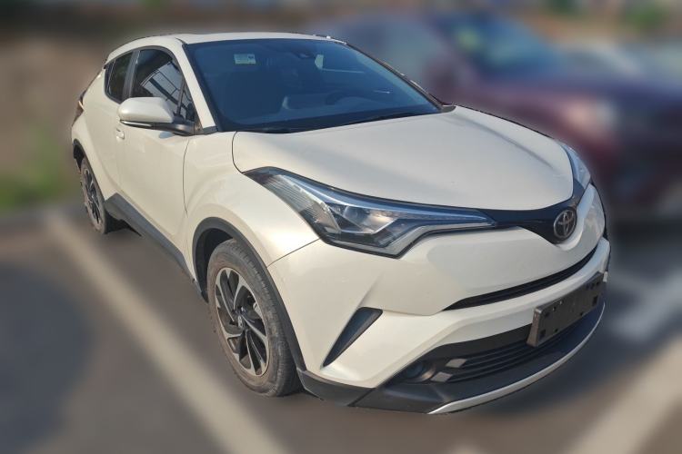 Used Toyota IZOA 2020 2.0L Yichi Version Front Right 45 Deg