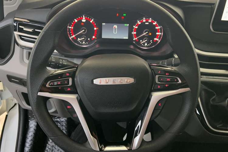 Used Iveco Fidato 2023 C30 Passenger Van 2.0T 93kW Manual Transmission Xingtu Edition Low Roof
