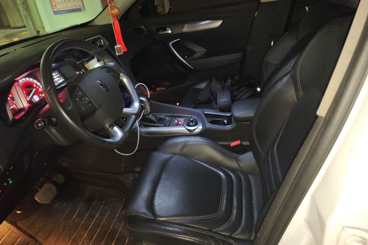 Used DS 6 2017 1.6T Luxury Edition THP160 Left Front Seat