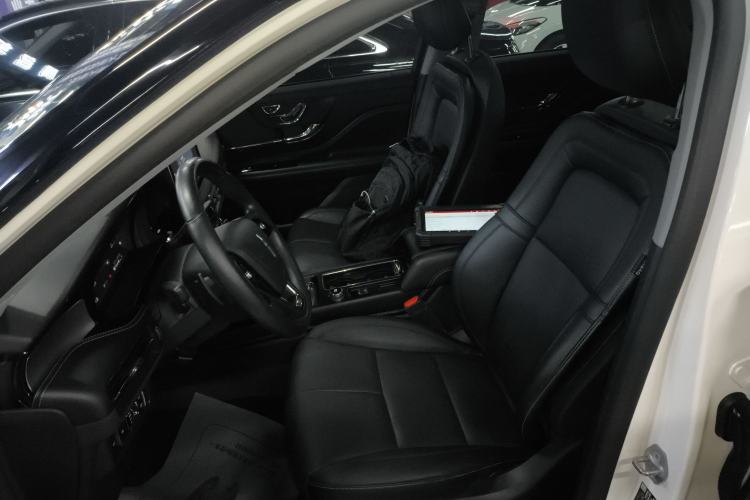 Used Lincoln Corsair 2022 2.0T Two-Wheel Drive Deluxe Edition Left Front Seat