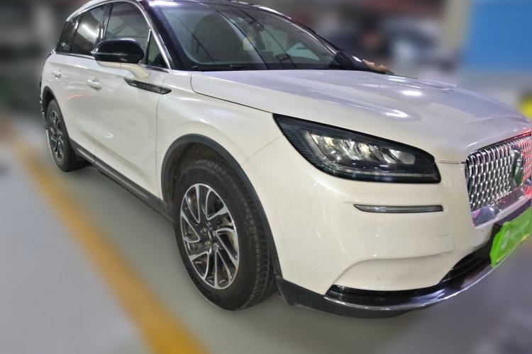 Used Lincoln Corsair 2022 2.0T Two-Wheel Drive Deluxe Edition Front Right 45 Deg