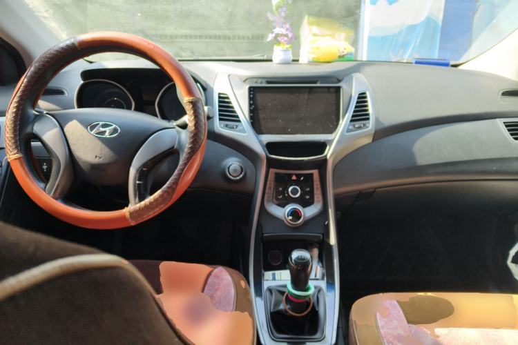 Used Hyundai Elantra (5th Generation / Langdong) 2015 1.6L Manual Leading Model

