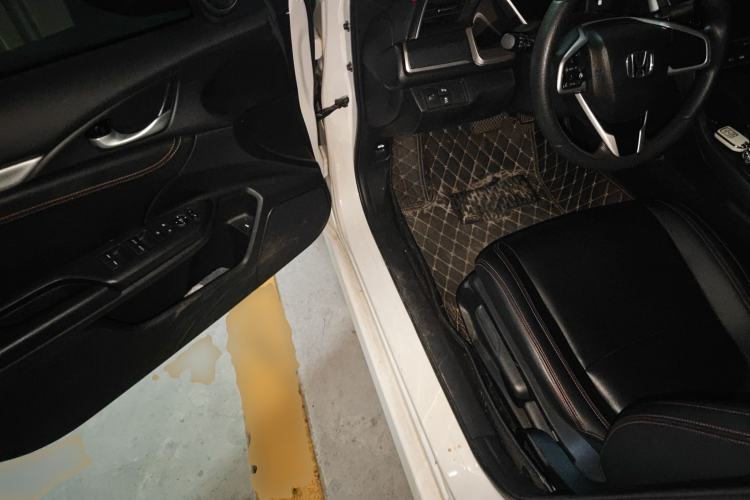 Used Honda Civic 2016 220TURBO CVT Luxury Edition
