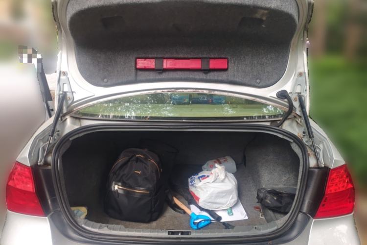 Used BMW 3 Series 2011 320i Luxury Edition Trunk