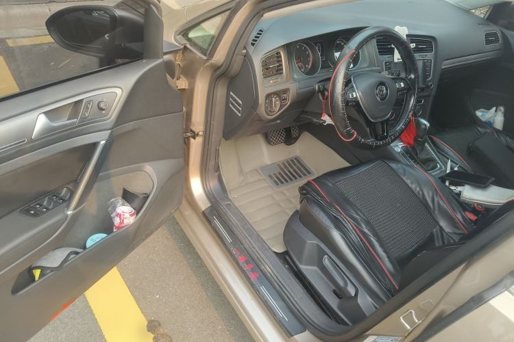 Used Volkswagen Golf 2015 1.4TSI Automatic Luxury Model Driver Seat