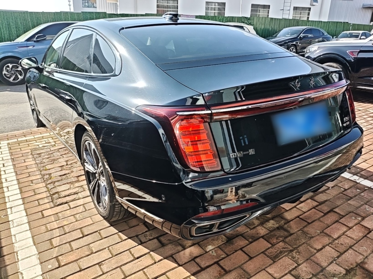 Hongqi H9 2024 2.0T Qichang Private Enjoyment Luxury Edition — снимка 4