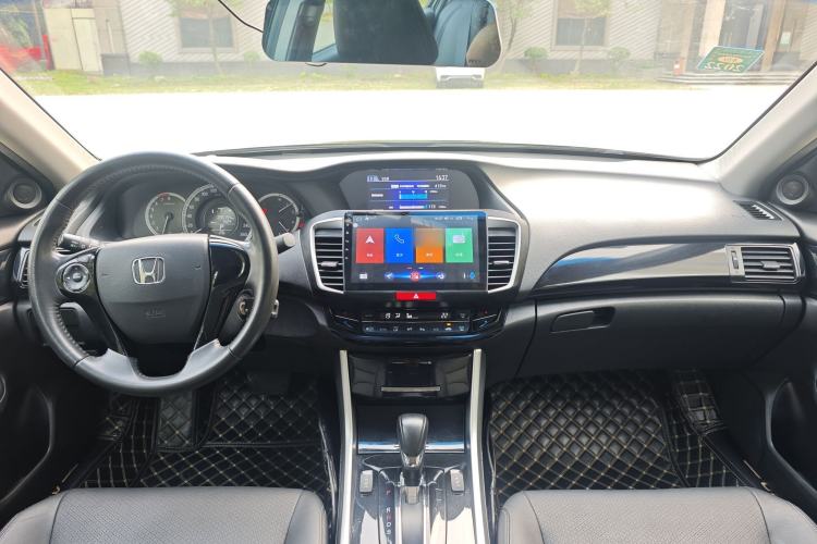 Used Honda Accord 2016 2.0L Elite Edition Interior 4