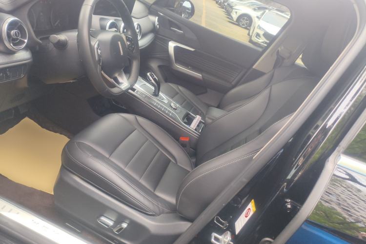 Used Wey VV5 2021 1.5T Two-Wheel Drive Color Pioneer