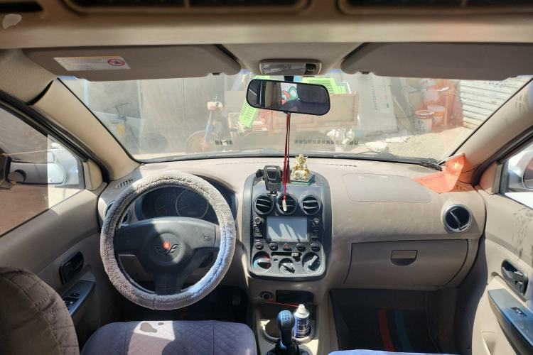 Used Wuling Hongguang 2010 1.4L Standard Version Center Console