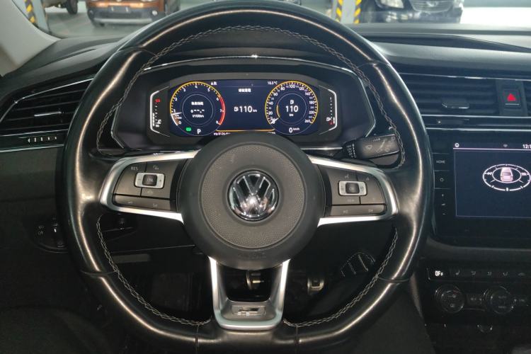 Used Volkswagen Tiguan L 2020 330TSI Automatic Two-Wheel Drive R-Line Flagship Version China VI Standard Steering Wheel