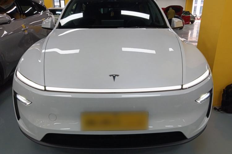 Used Tesla Model Y 2025 Long-Range All-Wheel-Drive Version