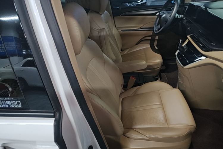 Used Buick GL8 2021 ES Land Cruiser 653T Luxury Edition Right Front Seat