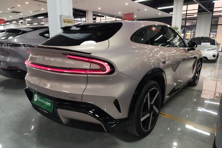 Used Xiaomi Auto YU7 2025 Ultra-Long Range High-Performance All-Wheel-Drive Max Edition
