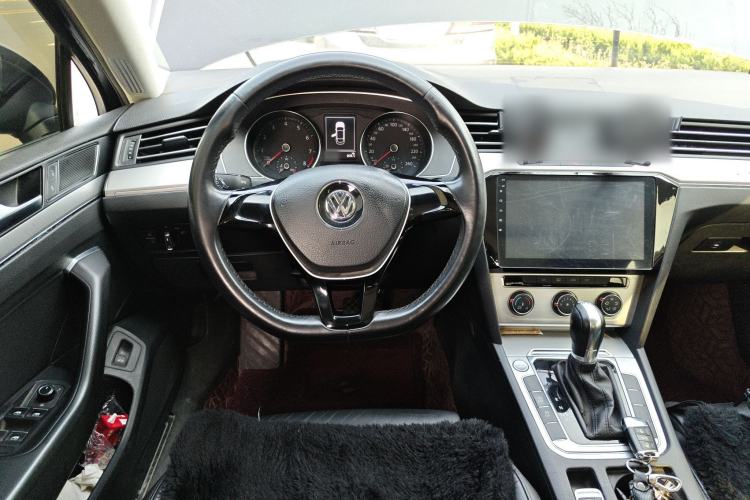 Used Volkswagen Magotan 2017 280TSI DSG Comfort Model Steering Wheel