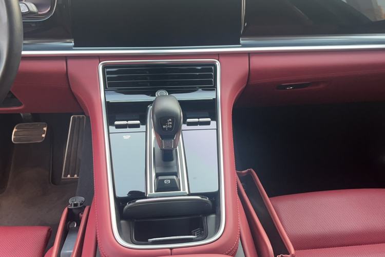 Used Porsche Panamera 2023-Year Restyled Panamera 4 E-Hybrid Platinum Edition 2.9T