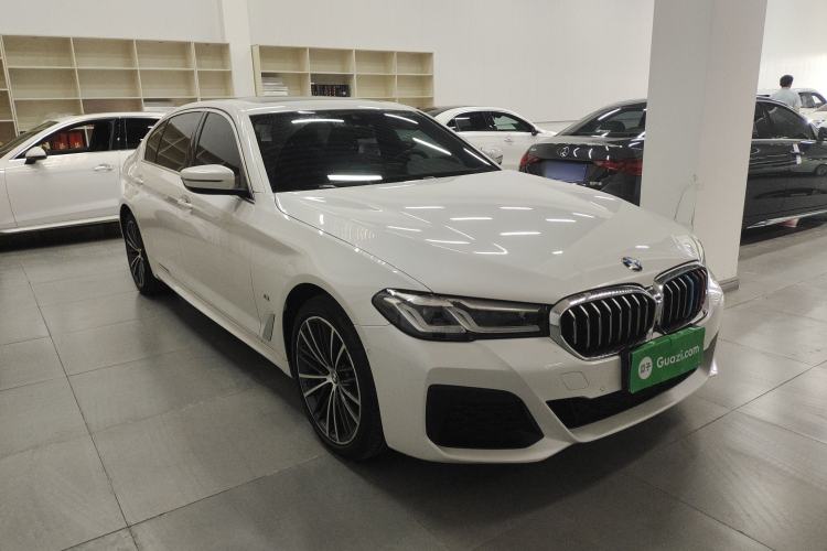 Used BMW 5 Series 2022 Second Facelift 530Li Leading Edition M Sport Package Front Right 45 Deg
