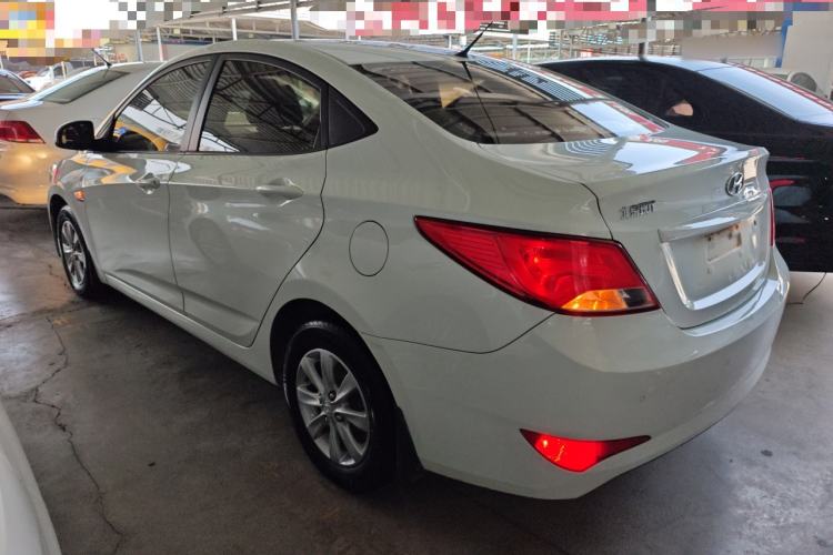 Used Hyundai Verna (older generation) 2014 1.4L Manual Smart GLS Trim Rear Left 45 Deg