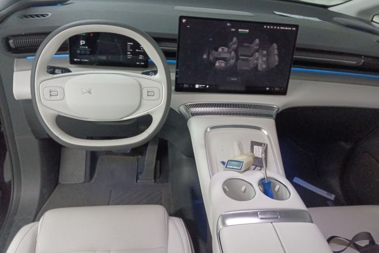 Used XPeng X9 2025 740 Ultra-Long Range Max Center Console