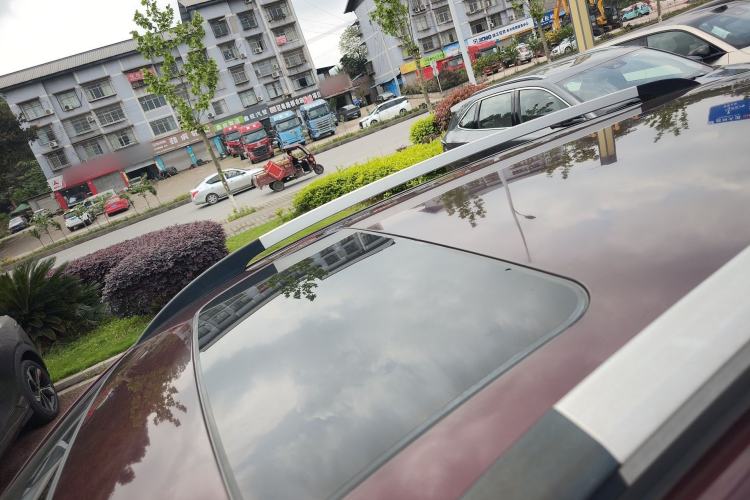 Used Baojun 560 2015 1.8L manual luxury version Roof