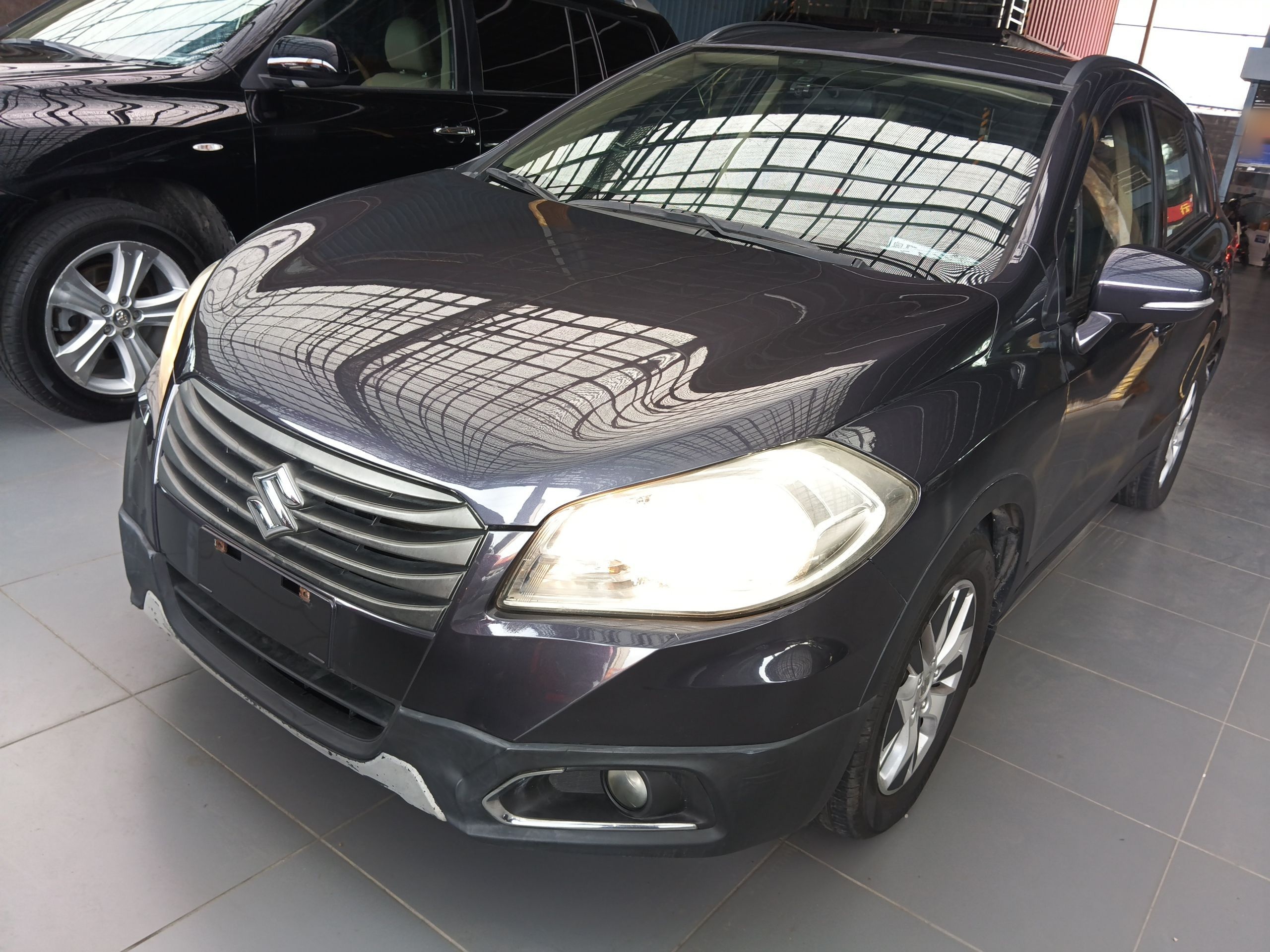 Под передней частью автомобиля