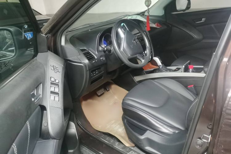 Used Luxgen U6 SUV 2015 1.8T ZhiZun Model