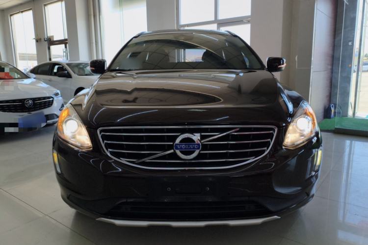 Used Volvo XC60 2017 T5 AWD Smart Upgrade Model
