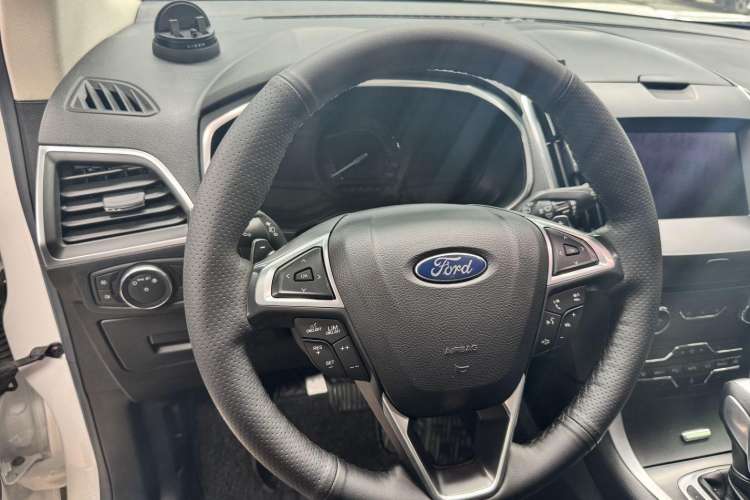 Used Ford Edge 2016 EcoBoost 245 Four-Wheel Drive Titanium Edition 7-Seater