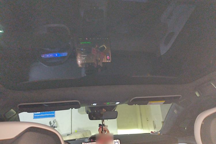 Used Lynk & Co Z10 2025 95 kWh 766 km Range Rear-Wheel Drive Max