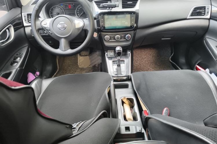 Used Nissan Sylphy 2019 1.6XV CVT Smart Connect Luxury Edition China VI Standard Center Console