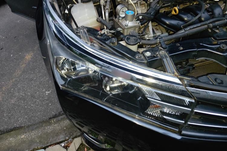 Used Toyota Corolla 2014 1.6L CVT GL-i Right Front Headlight