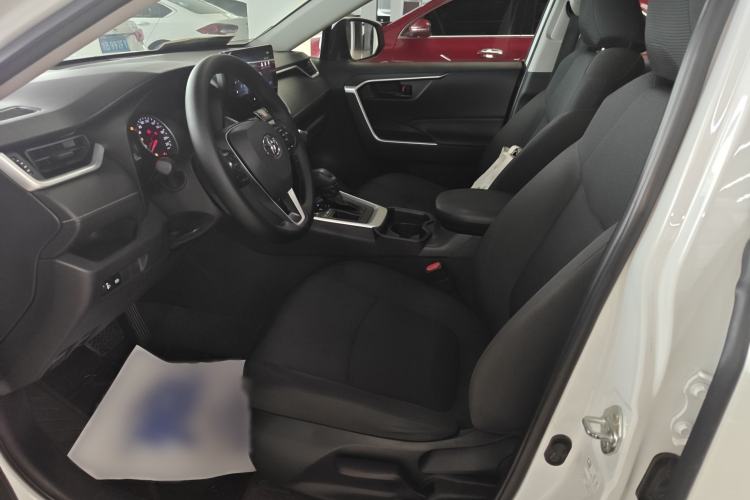 Used Toyota RAV4 2023 2.0L CVT Two-Wheel Drive Urban Edition Interior 6